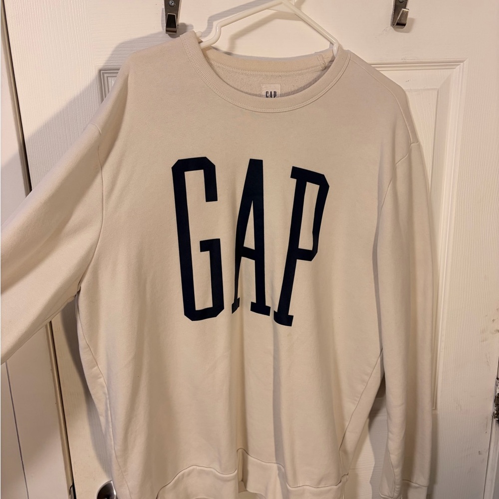 GAP Men's Off-White Crewneck Sweater